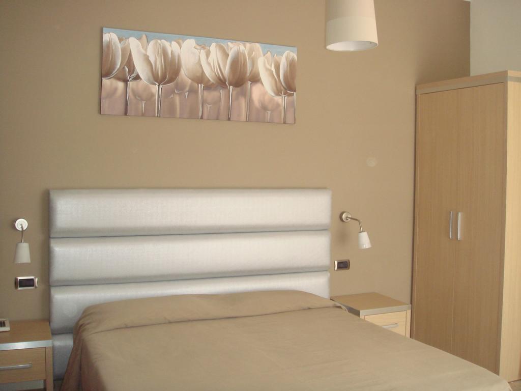Hotel Florence San Benedetto del Tronto Pokoj fotografie